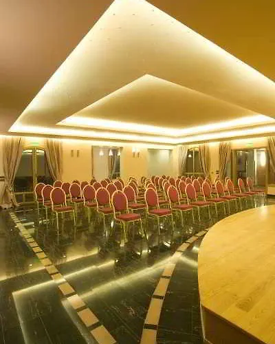 Regina Dell' Acqua Otel