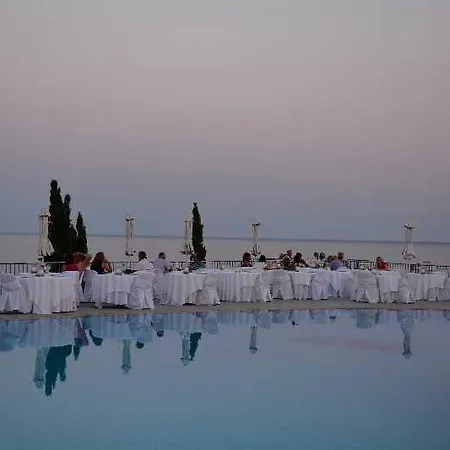Regina Dell' Acqua Skala (Kefalonia)